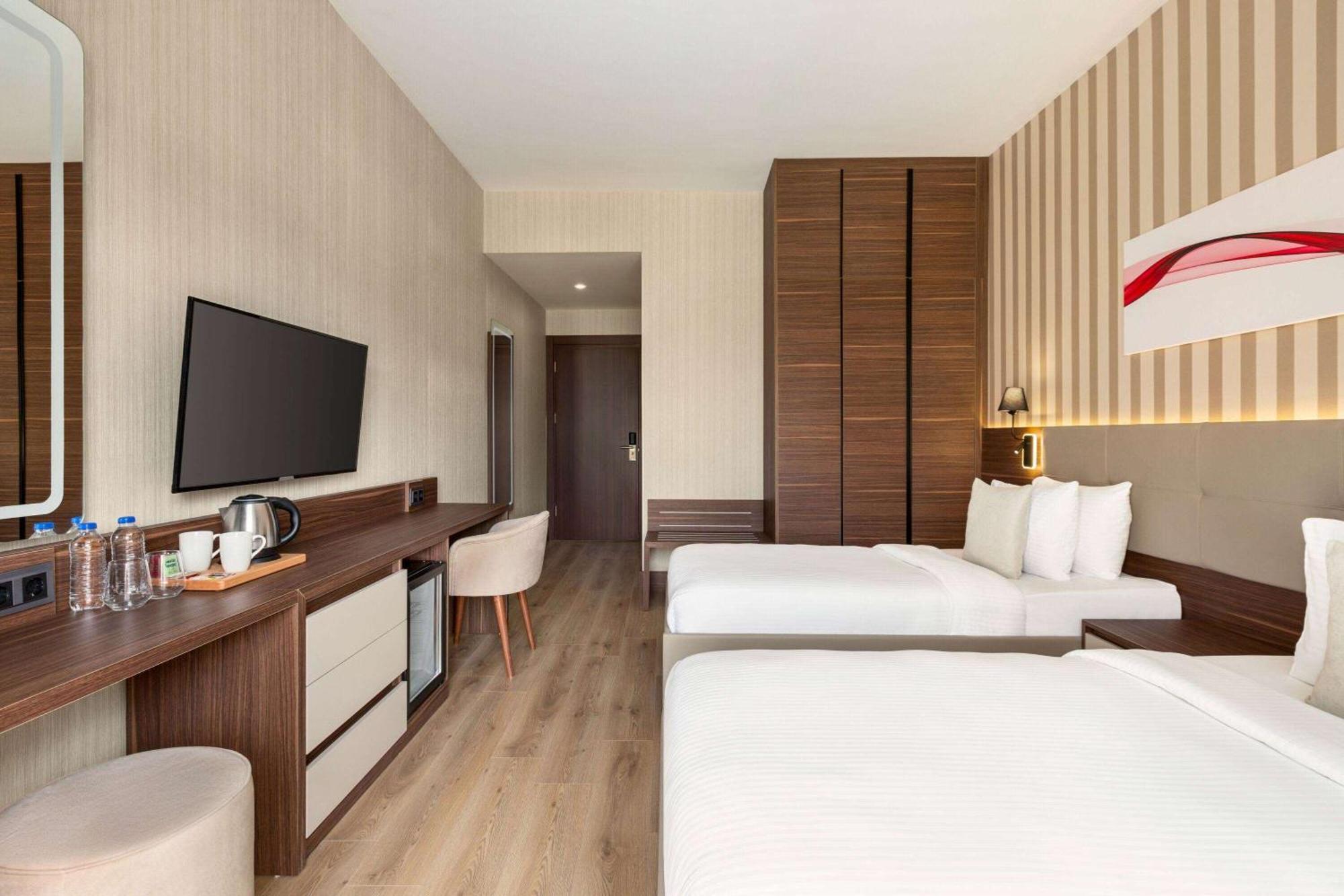 Готель Ramada By Wyndham Чешме