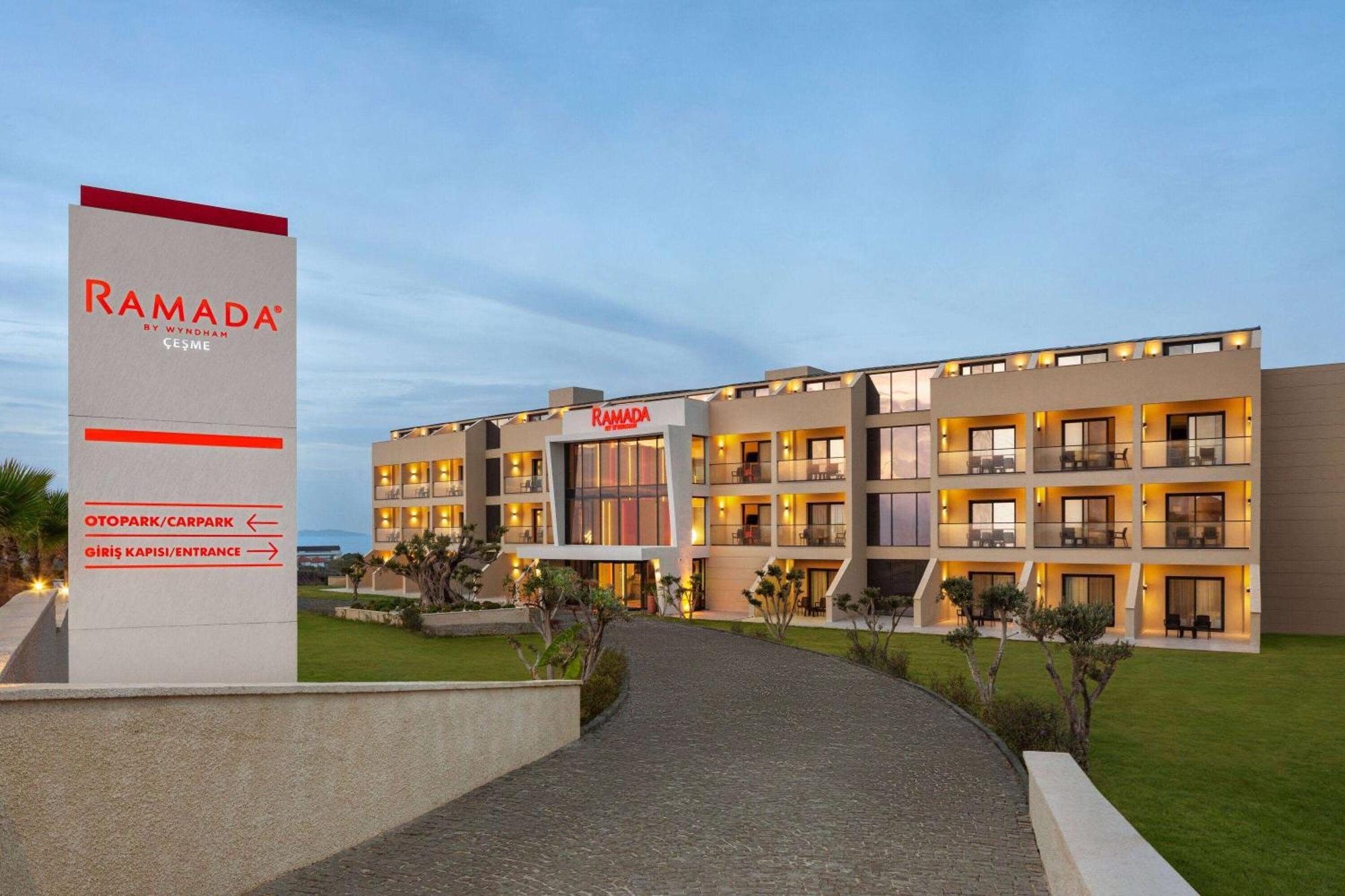 Ramada By Wyndham Чешме
